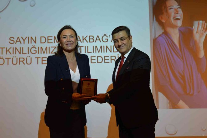 Demet Akbağ Üniversite Öğrencileri İle Buluştu