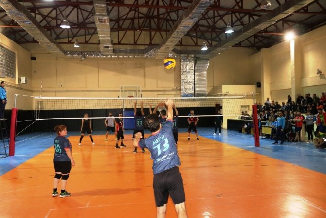 Cizre’de 32 Takımın Yarıştığı Voleybol Turnuvası Sona Erdi