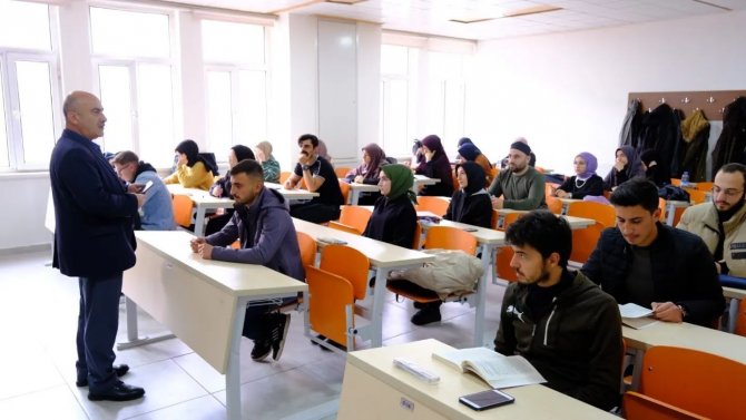 Üniversite Öğrencilerinden Tsk’ye Dua