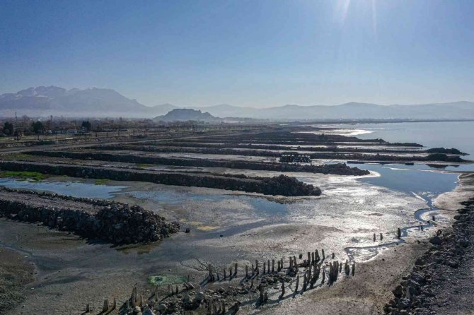 Van Gölü’nden 615 Bin Metreküp Dip Çamuru Ve Balçık Çıkarıldı