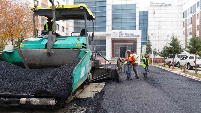 350 Öğrencinin Eğitim Aldığı Yusuf Gökçenay Bi̇lsem’in Çevresi Yenileniyor