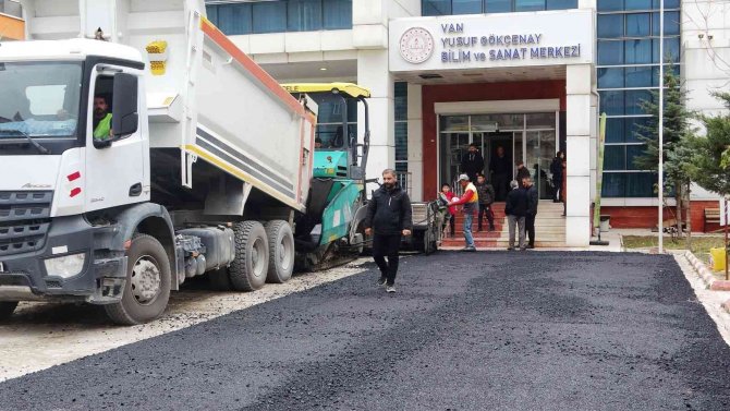 350 Öğrencinin Eğitim Aldığı Yusuf Gökçenay Bi̇lsem’in Çevresi Yenileniyor