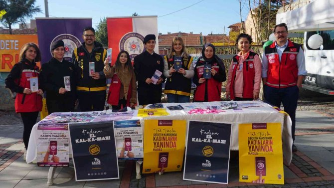 Edirne’de ’Kadına Yönelik Şiddetle Mücadele’ Standı Yoğun İlgi Gördü