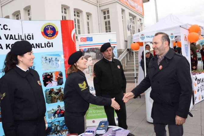 Yalova’da Kadına Yönelik Şiddete Karşı Farkındalık Oluşturan Etkinlik