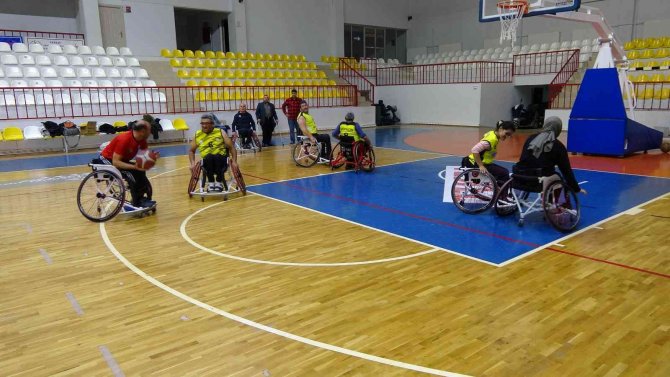 Basketbol Aşkları Engel Tanımadı, Engelleri Basketbol İle Aşıyorlar