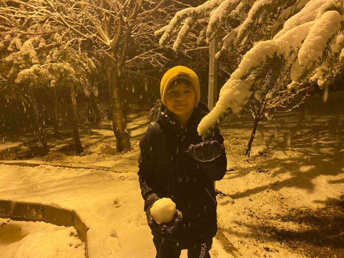 Yozgat’ta Mevsimin İlk Karı Yağdı