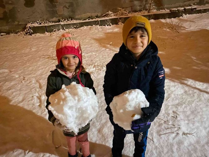 Yozgat’ta Mevsimin İlk Karı Yağdı