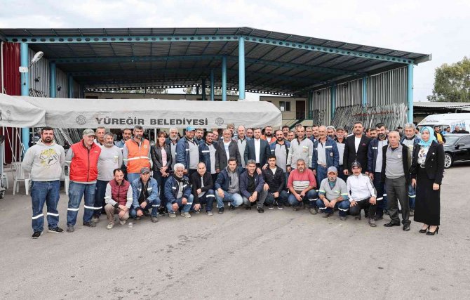 Başkan Kocaispir İşçilerle Buluştu: "Biz Büyük Ve Güçlü Bir Aileyiz"