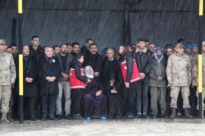 Şırnak’ta Güvenlik Korucusu Yıldırım İsabet Etmesi Sonucu Şehit Oldu