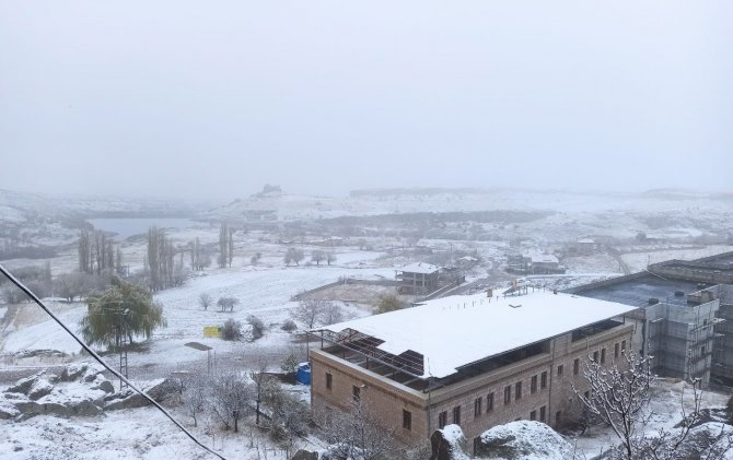 Aksaray’a Mevsimin İlk Karı Yağdı