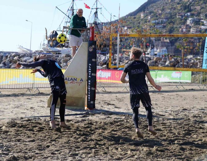 Footvolley Dünya Kulüpler Kupası Alanya’da Başladı