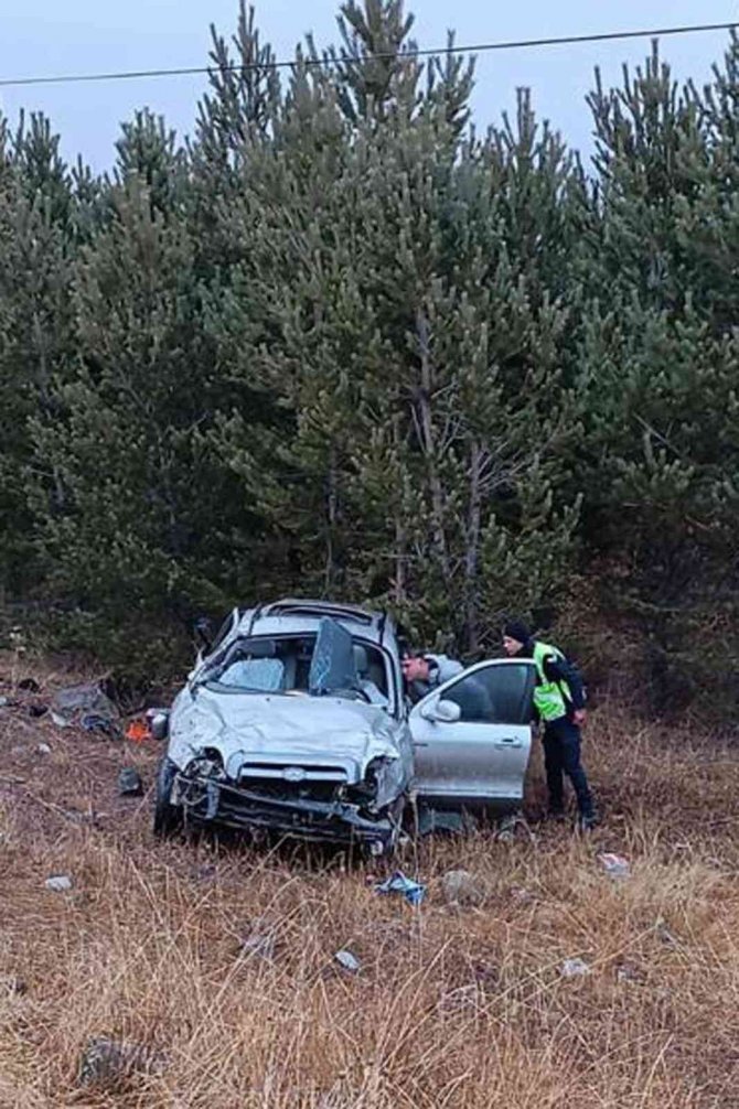 Ardahan’da Otomobil Şarampole Devrildi: 1 Ölü