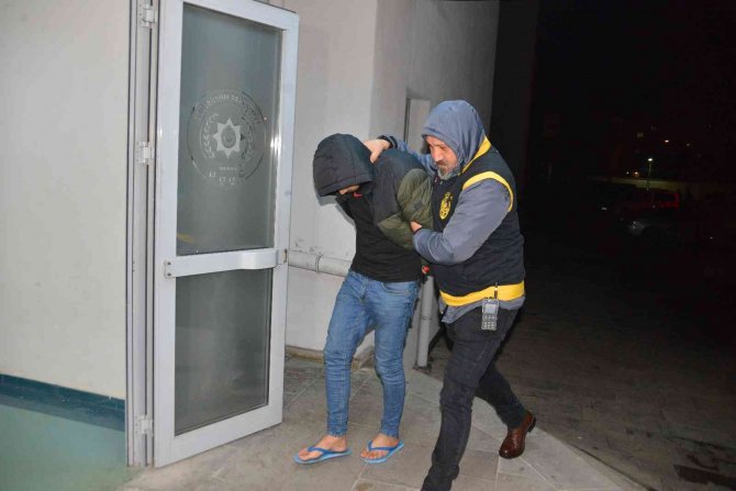 Masaj Salonlarına Fuhuş Baskını