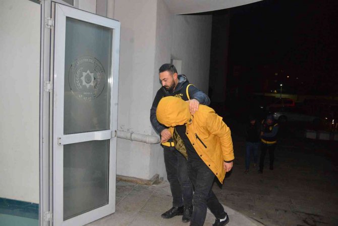 Masaj Salonlarına Fuhuş Baskını