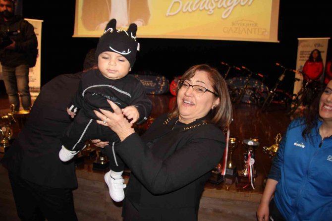 Şampiyon Başkan, Şampiyon Sporcularla Buluştu