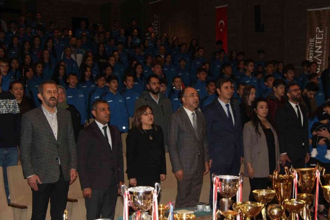 Şampiyon Başkan, Şampiyon Sporcularla Buluştu