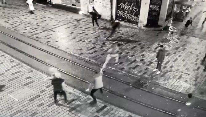 Beyoğlu’nda 1 Kişinin Öldüğü Kavganın Görüntüleri Ortaya Çıktı