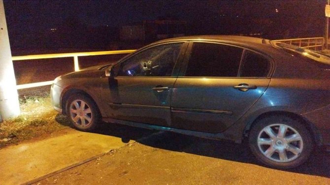 Kırmızı Işıklarda Beklerken Motosikletle Gelen Kişinin Silahlı Saldırısına Uğradı