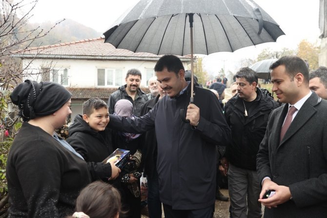 Bakan Kurum: “Düzce’de 300 Ekibimizle Hasar Tespit Çalışmalarımız Sürüyor”