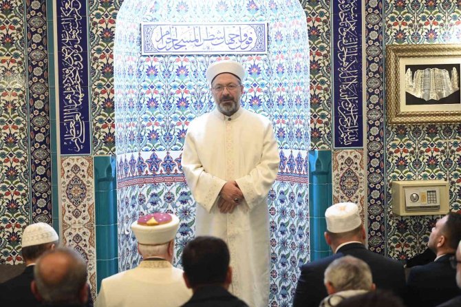 Diyanet İ̇şleri Başkanı Erbaş, Varnalı Müslümanlarla Bir Araya Geldi