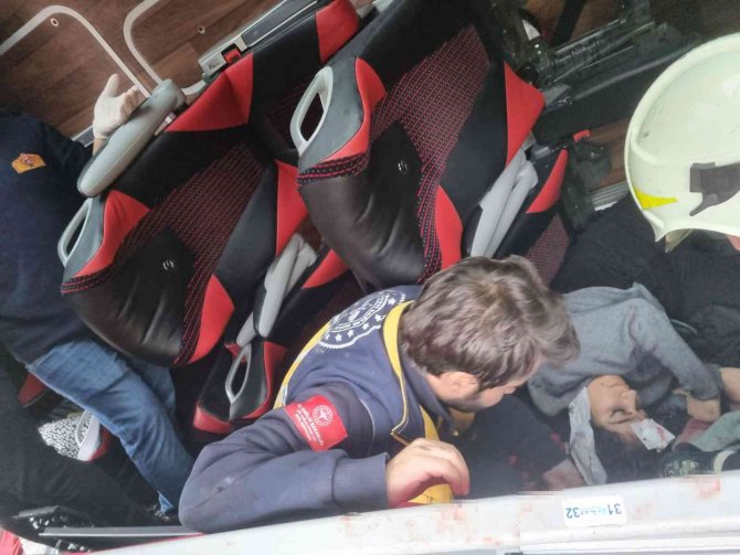 Diyarbakır’da Yolcu Otobüsü Devrildi: Çok Sayıda Yaralı Var