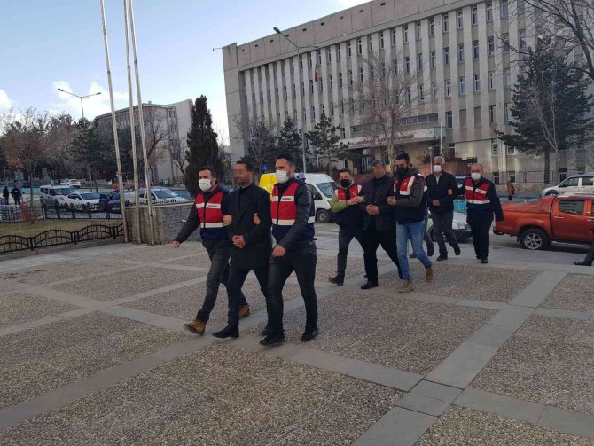 Jandarma Terör Örgütü Propagandası Yapan 16 Şüpheliyi Yakaladı