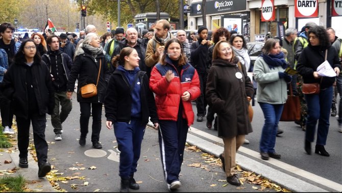 Fransa’da Öğrenci Ve Velilerden Protesto