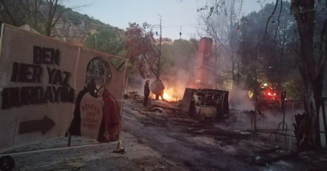 Tarihi Yedi Uyuyanlar Mağarası Bölgesinde Korkutan Yangın