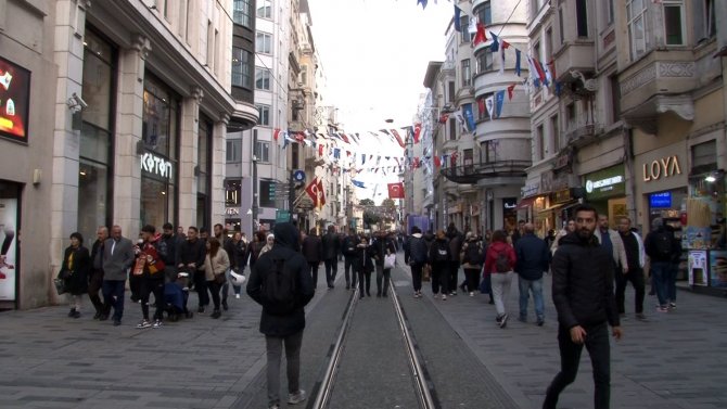 İ̇stiklal Caddesi’ndeki Tezgahlar Kaldırıldı