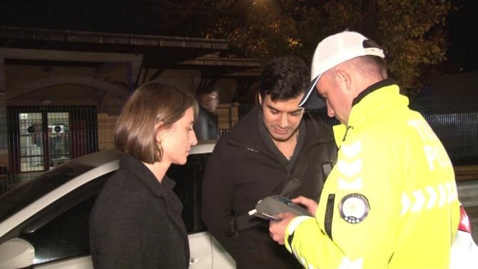 Kadıköy’de Denetime Takılan Şahıstan Gazetecilere Tepki: “Siz Kimsiniz, Beni Çekemezsiniz”
