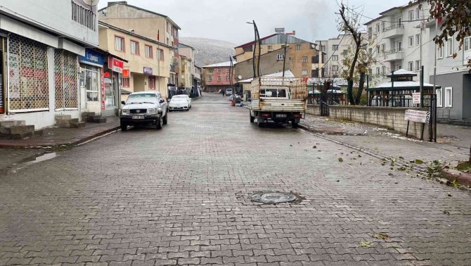 Her Kışı Çetin Geçen Karlıova’da Beklenen Kar Henüz Yağmadı