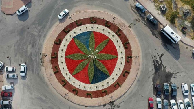 Büyükşehir, Peyzaj Çalışmaları İ̇le Kent Estetiğini Artırıyor