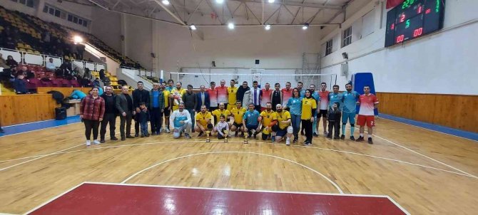 Kurumlar Arasında Düzenlenen 29 Ekim Cumhuriyet Bayramı Voleybol Turnuvası Tamamlandı