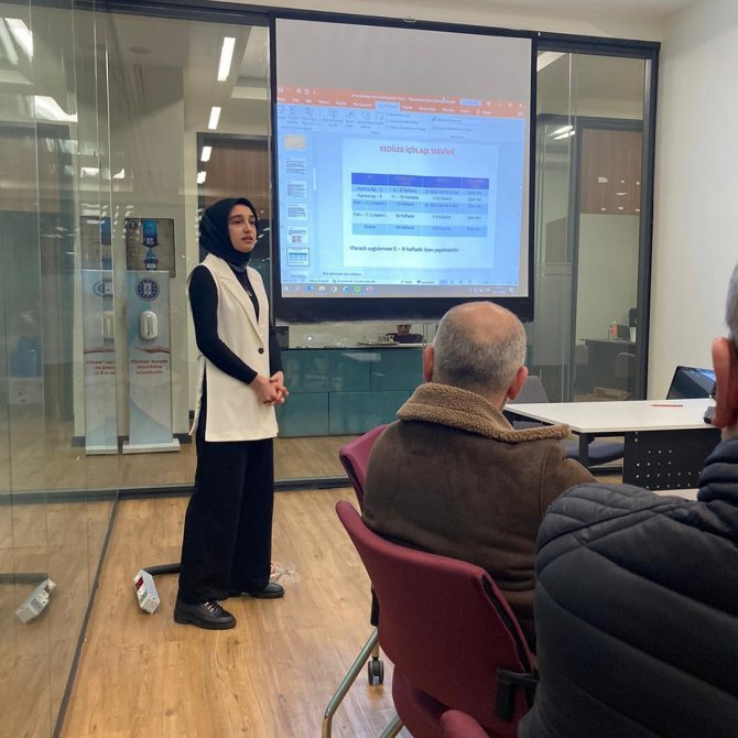 Kütahya’da Ev Ve Süs Hayvanları Satışı Yapan Esnaflara Yönelik Eğitim Semineri