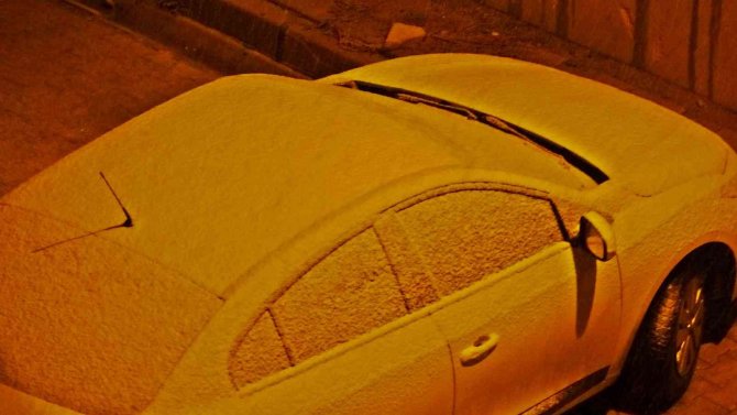 Meteoroloji Uyarmıştı, Yüksekova Beyaza Büründü