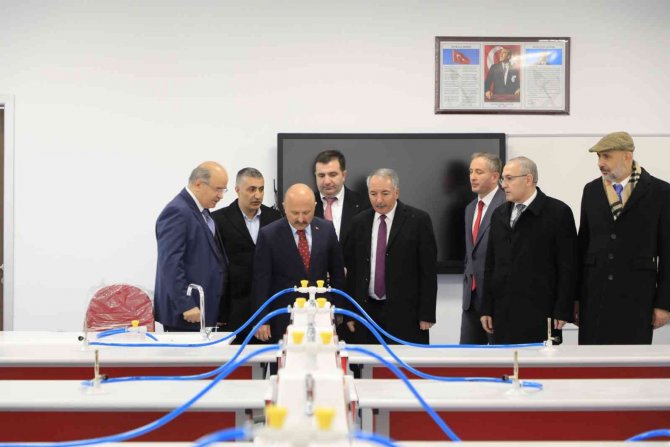 Mimarisiyle Göz Kamaştıran Ömer Çoktin Fen Lisesi Açıldı