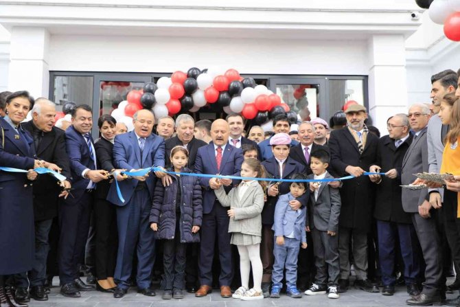 Mimarisiyle Göz Kamaştıran Ömer Çoktin Fen Lisesi Açıldı