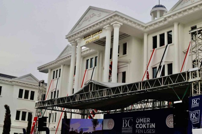 Mimarisiyle Göz Kamaştıran Ömer Çoktin Fen Lisesi Açıldı