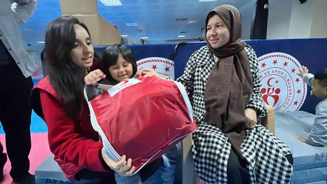 Karnındaki Bebeği İle Depreme Yakalandı