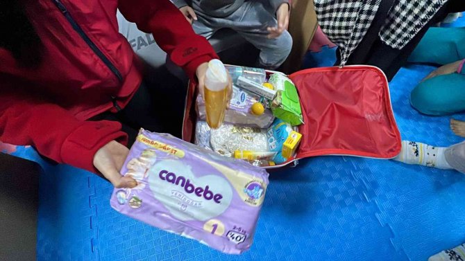 Karnındaki Bebeği İle Depreme Yakalandı