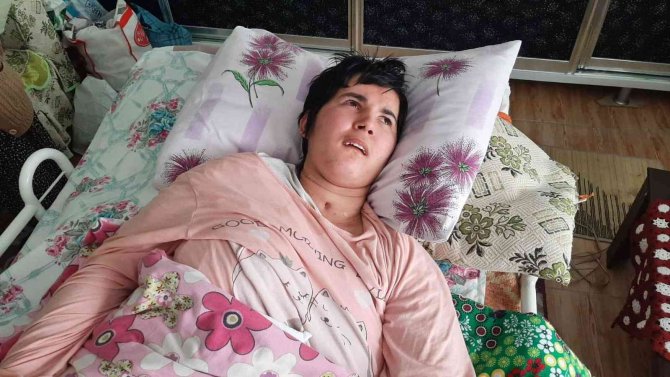 Teyze Ve Yeğeninin Ağlatan Dramı