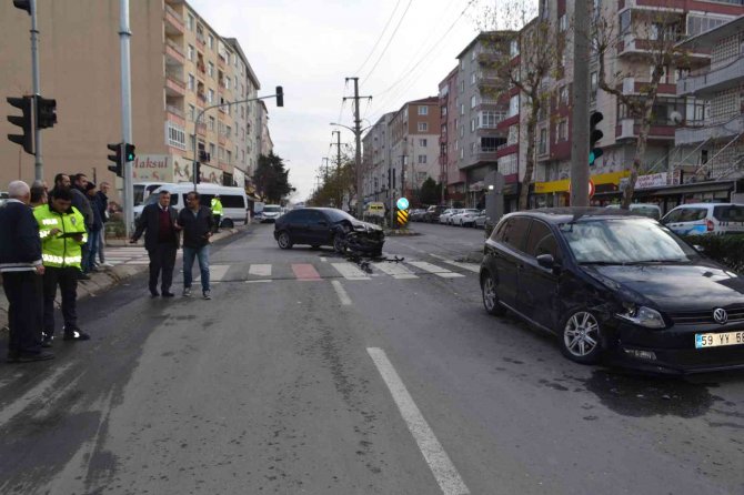 Tekirdağ’da İki Aracın Çarpıştığı Yaralamalı Kaza Kamerada