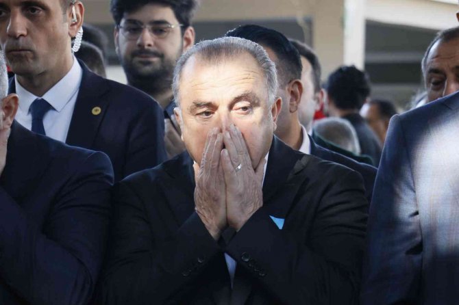 Fatih Terim’in Annesi Nuriye Terim Son Yolculuğuna Uğurlandı