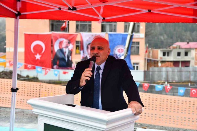 ‘Düzköy Pazaryeri Ve Otopark Projesi’nin Temeli Törenle Atıldı