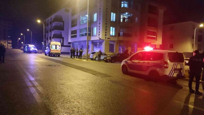 Balkondan Düşen Yaşlı Kadın Hayatını Kaybetti
