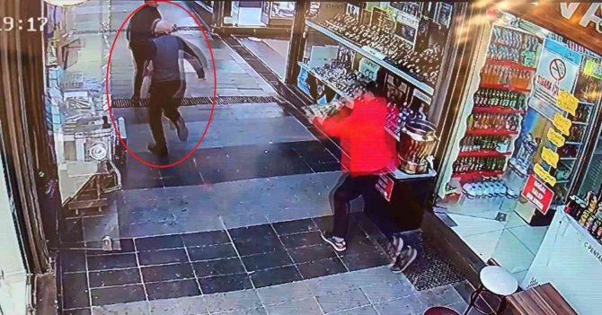 Tarihi Çarşıdaki Dehşet Anları Kamerada