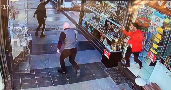 Tarihi Çarşıdaki Dehşet Anları Kamerada