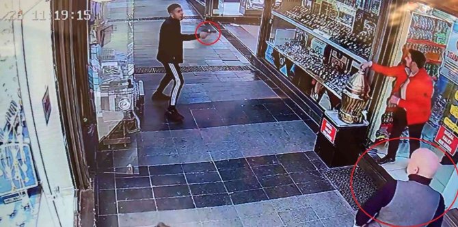 Tarihi Çarşıdaki Dehşet Anları Kamerada