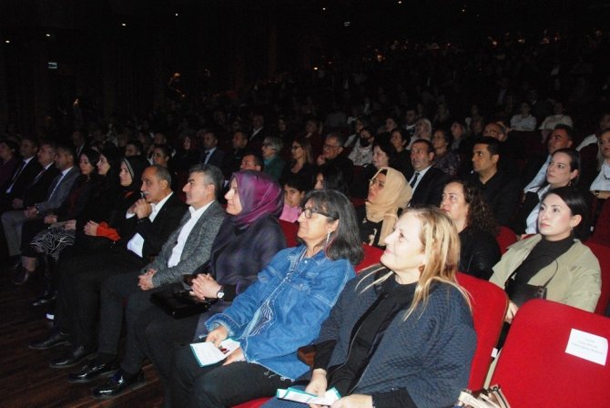 Adana’da "Kadına Yönelik Şarkılar" Konseri