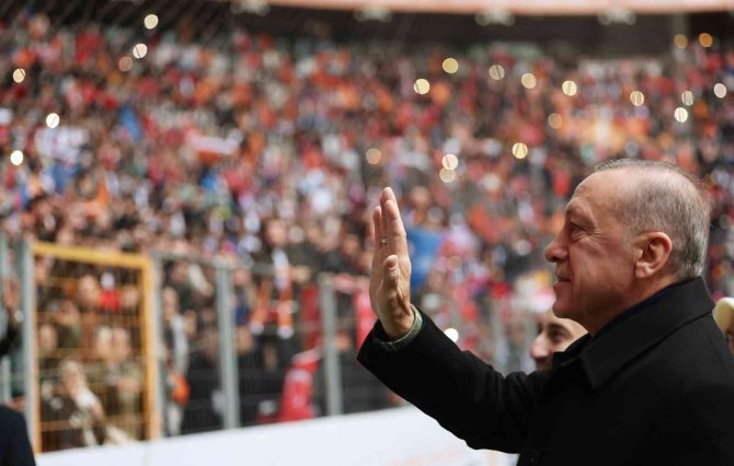 Cumhurbaşkanı Erdoğan: "2023 Seçiminde Tarihimizin En Büyük Zaferi Elde Etmemizin Önüne Kimse Geçemez"